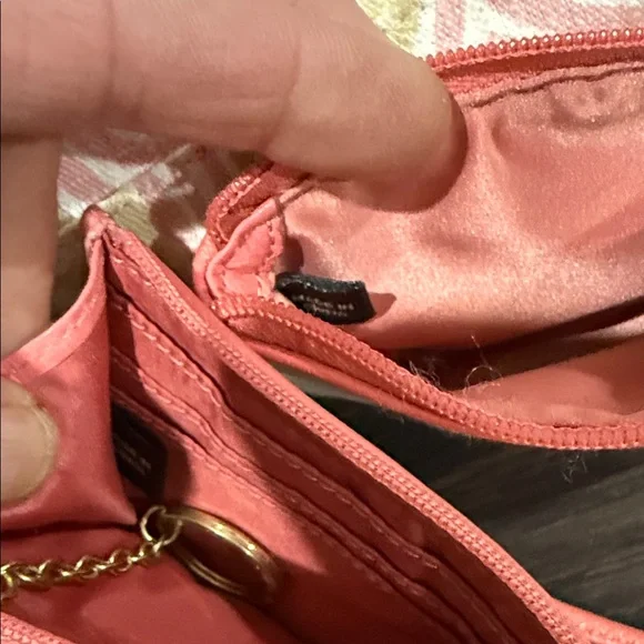 Coach set of 3 Coral and Cream shoulder bag wrestles , and card holder - Picture 17 of 17